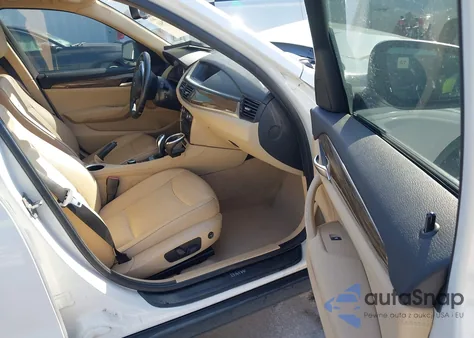 2015 BMW X1 xDrive28I из США, поврежденный, VIN WBAVL1C58FVY40370